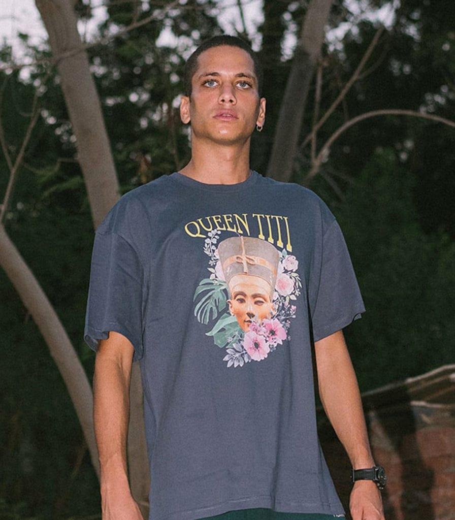 QueenTITI - Oversized T-Shirt - YoungNoise